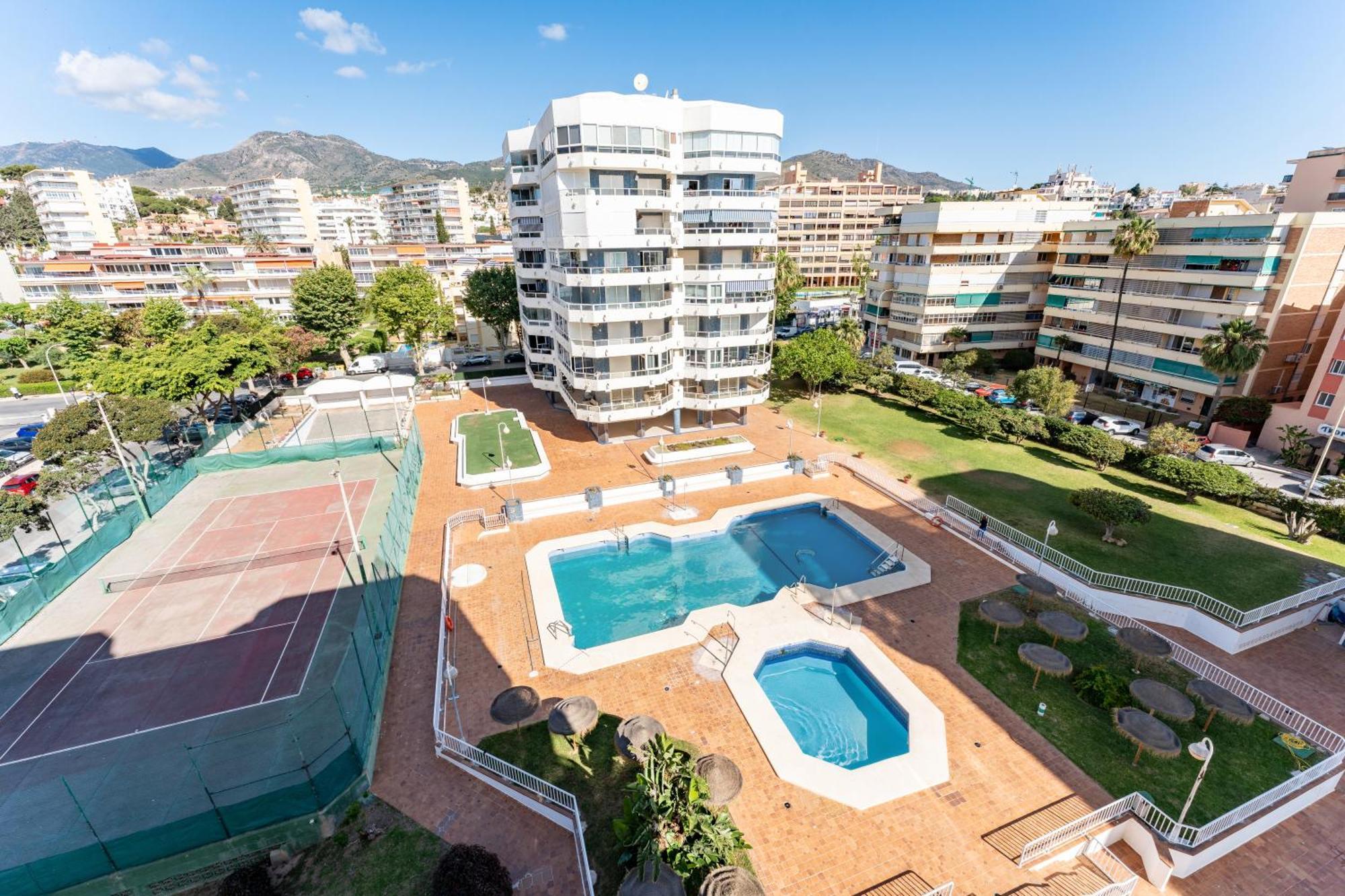 Tropico Carihuela View & Parking Apartment Torremolinos Exterior foto